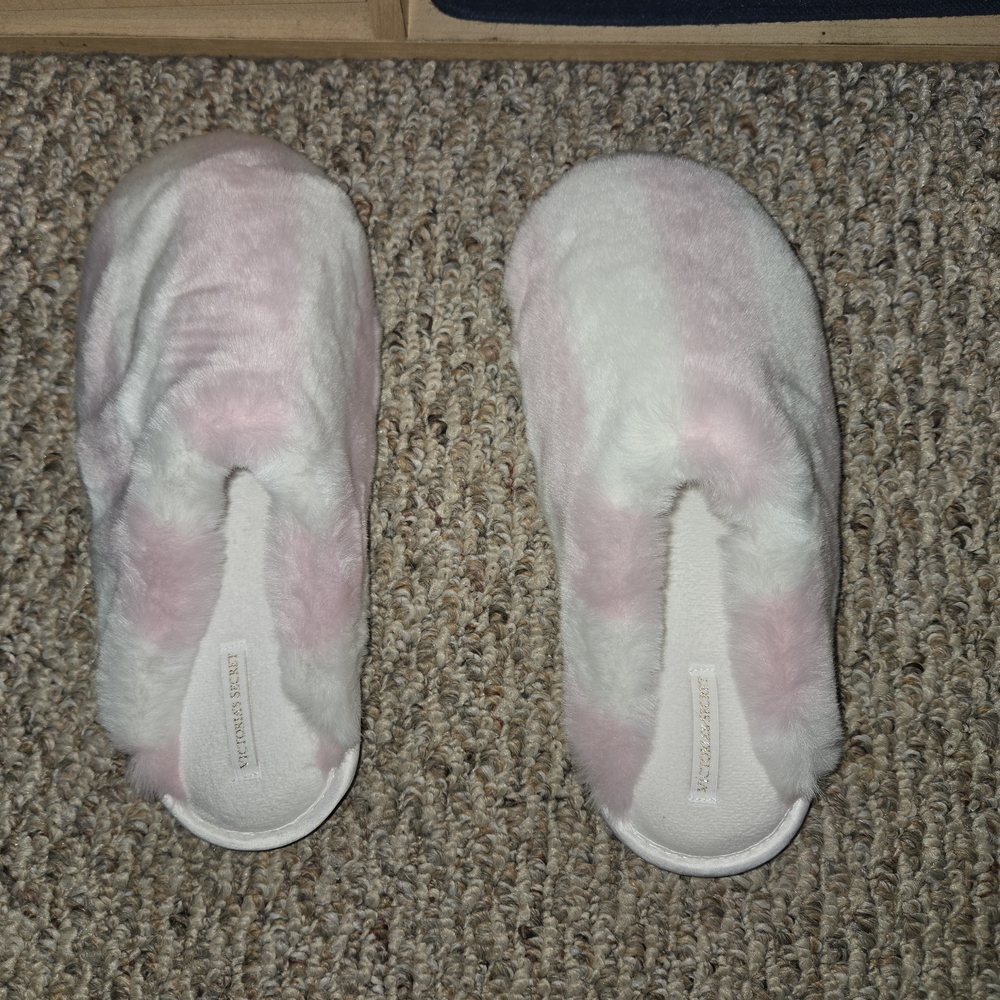 Victoria's Secret Pink and White Slippers